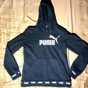 Women’s Puma Pullover Hoodie M